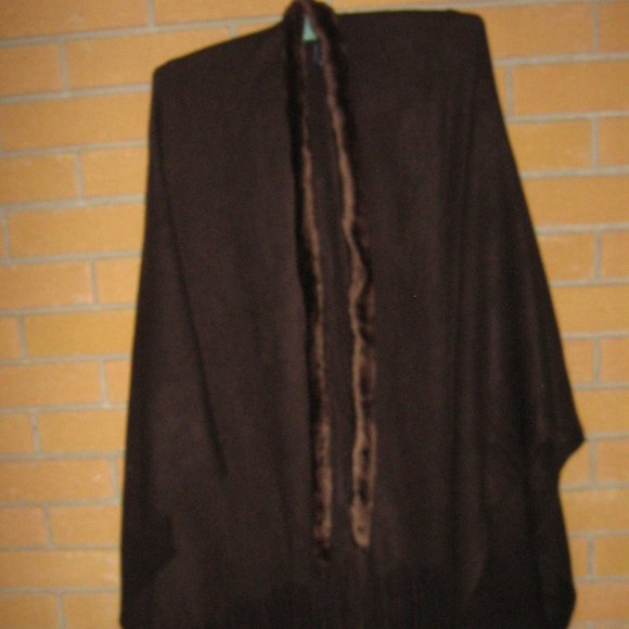 Croft And Barrow Ladies Brown Shawl/Wrap NEW WITHOUT TAGS - Picture 2 of 4